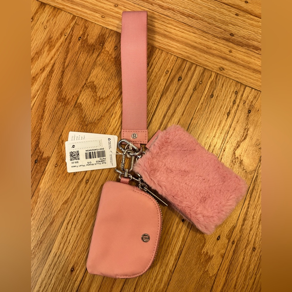 Lululemon Dual Pouch Wristlet in Plush Fleece 💗